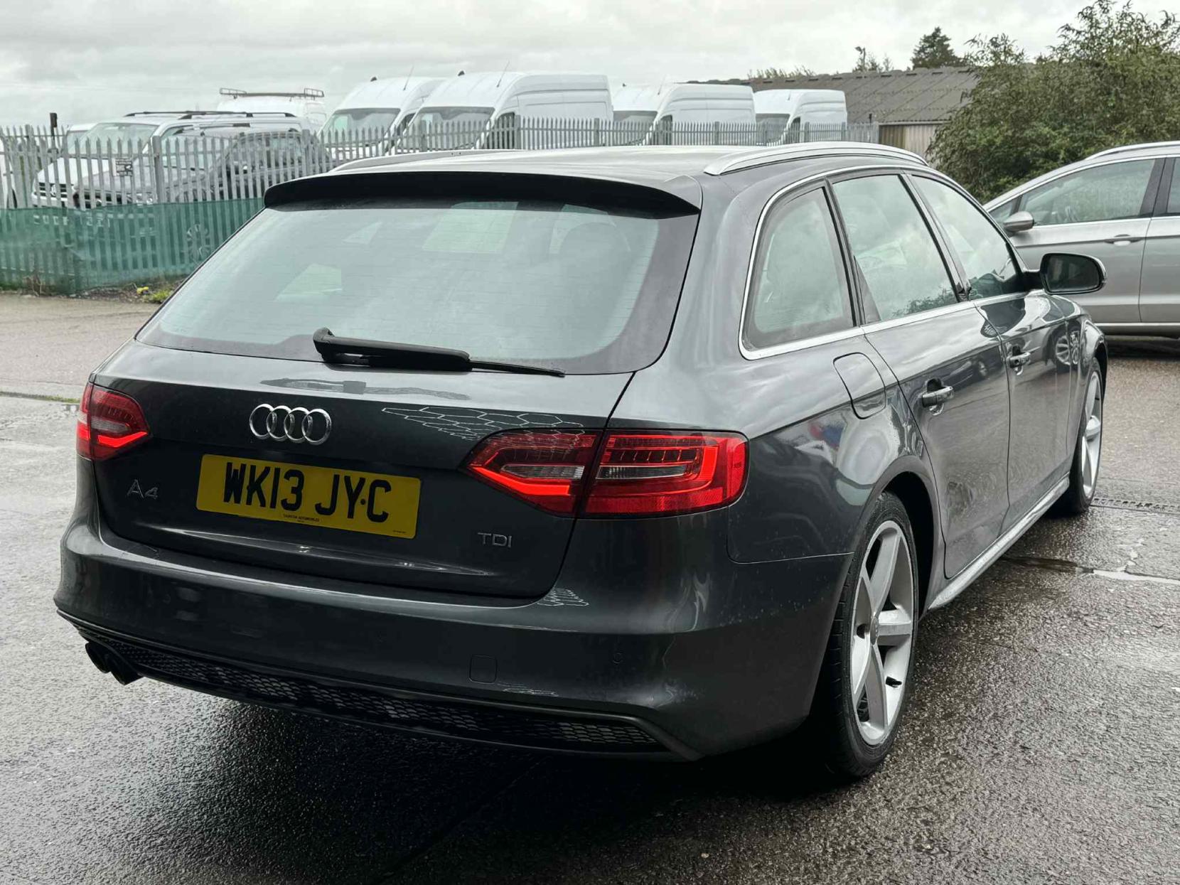Audi A4 Avant 2.0 TDI S line Estate 5dr Diesel Manual Euro 5 (s/s) (143 ps)