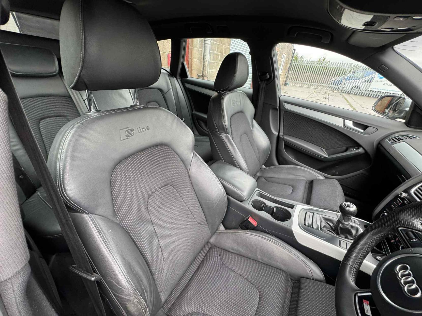 Audi A4 Avant 2.0 TDI S line Estate 5dr Diesel Manual Euro 5 (s/s) (143 ps)
