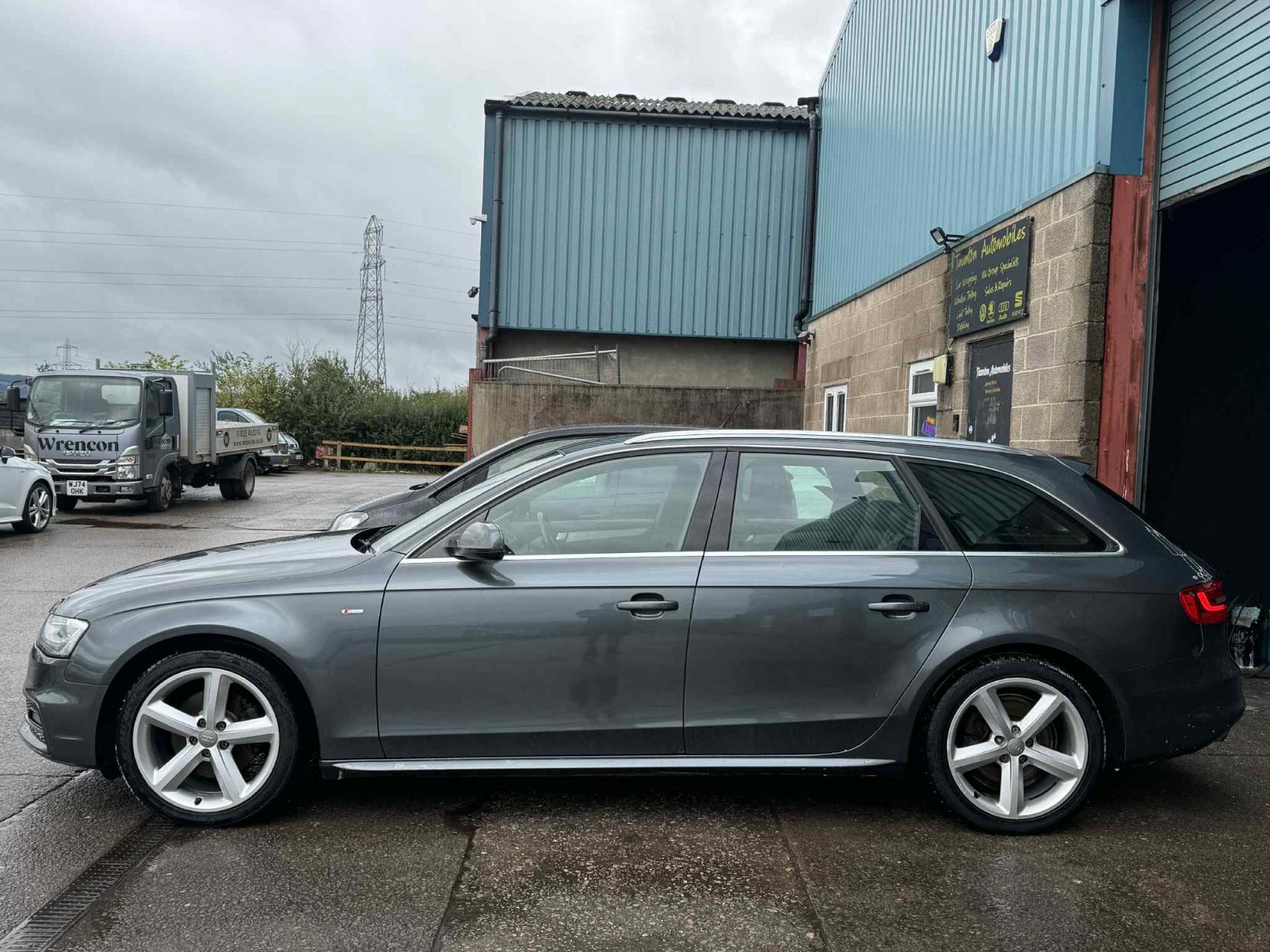 Audi A4 Avant 2.0 TDI S line Estate 5dr Diesel Manual Euro 5 (s/s) (143 ps)