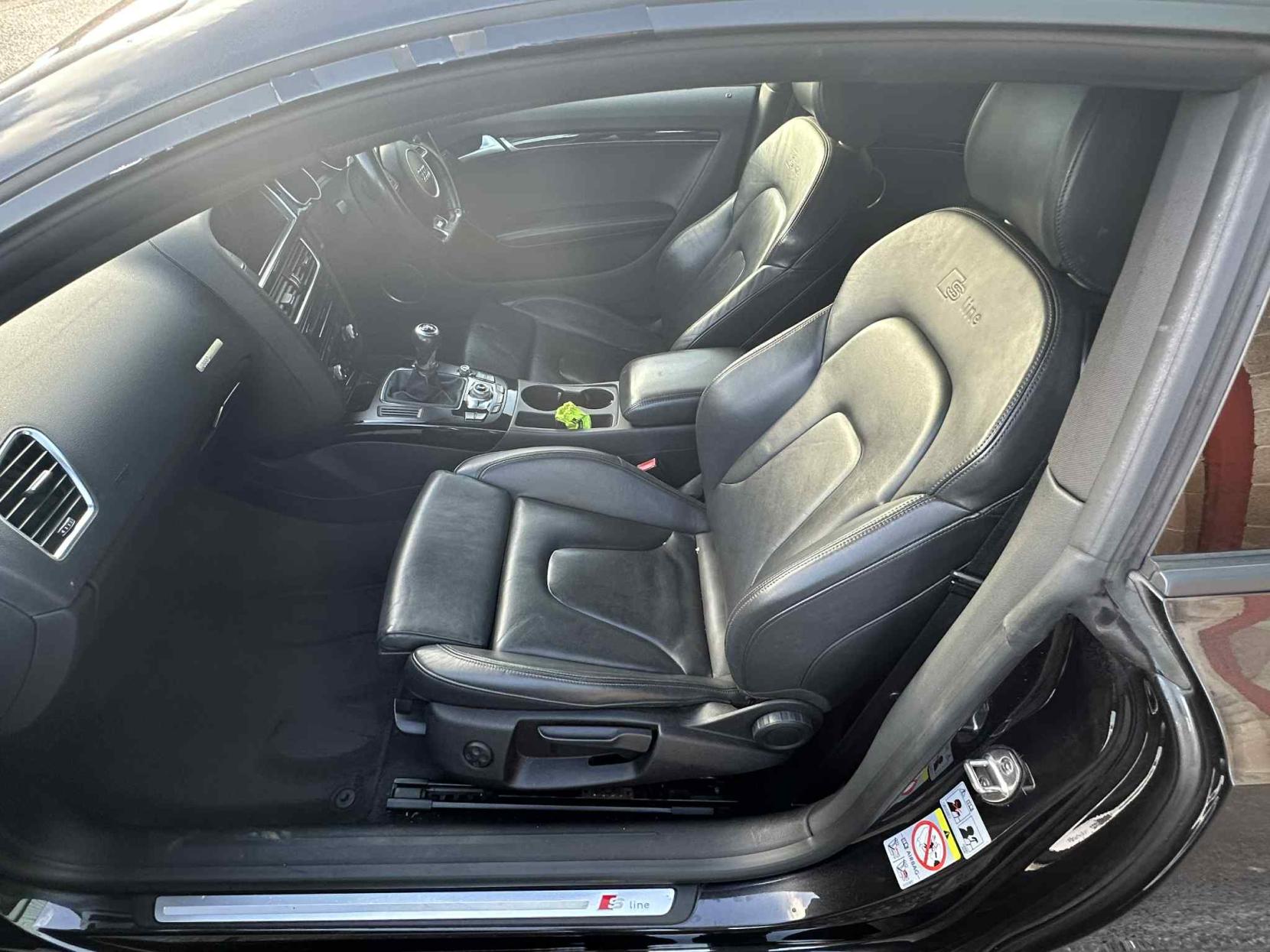 Audi A5 2.0 TDI Black Edition Coupe 2dr Diesel Manual Euro 5 (s/s) (177 ps)