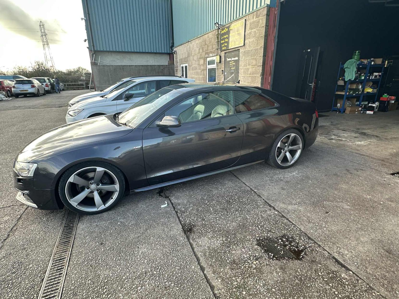 Audi A5 2.0 TDI Black Edition Coupe 2dr Diesel Manual Euro 5 (s/s) (177 ps)