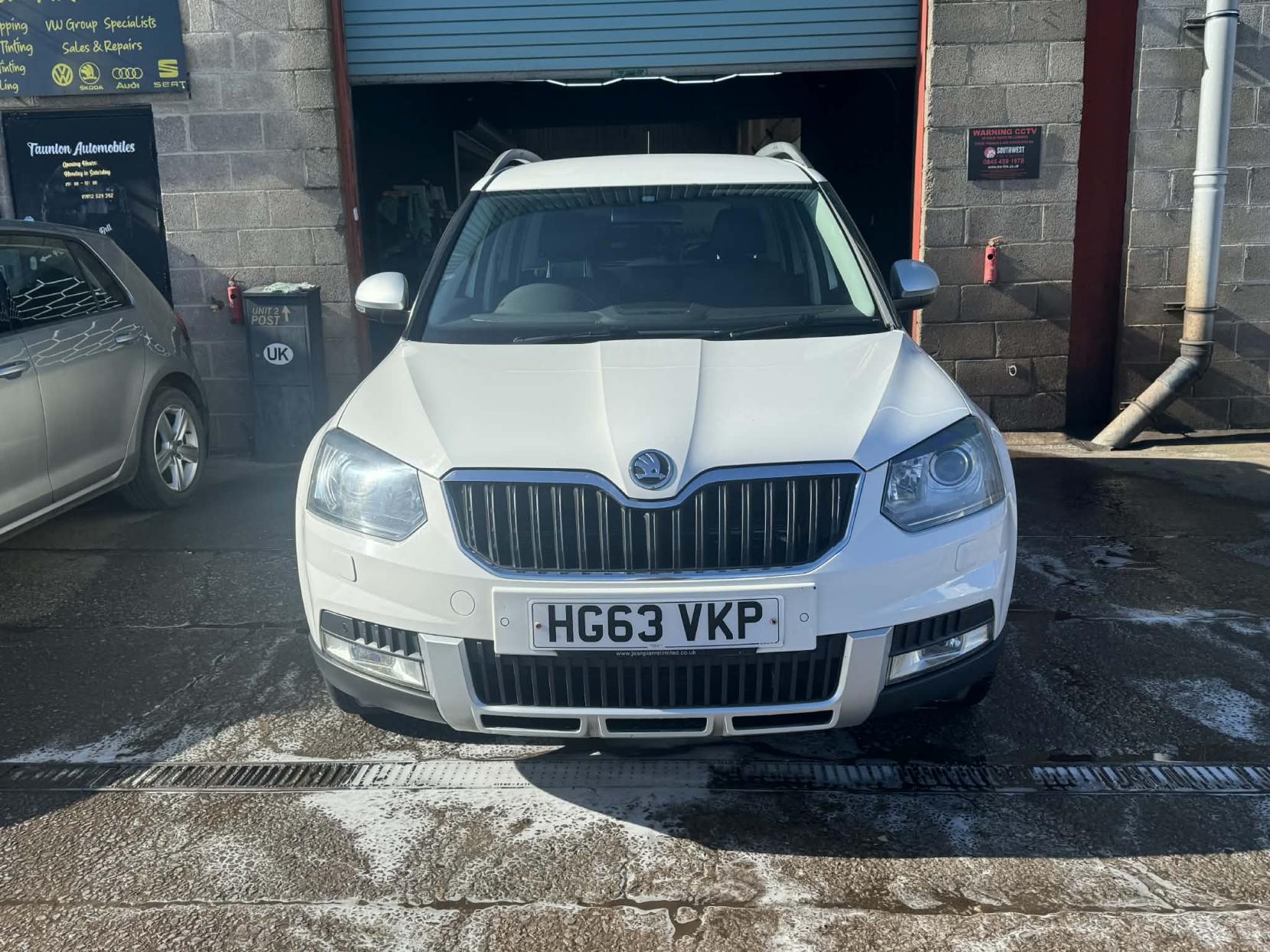 Skoda Yeti 2.0 TDI Elegance Outdoor 5dr Diesel Manual 4WD Euro 5 (170 ps)
