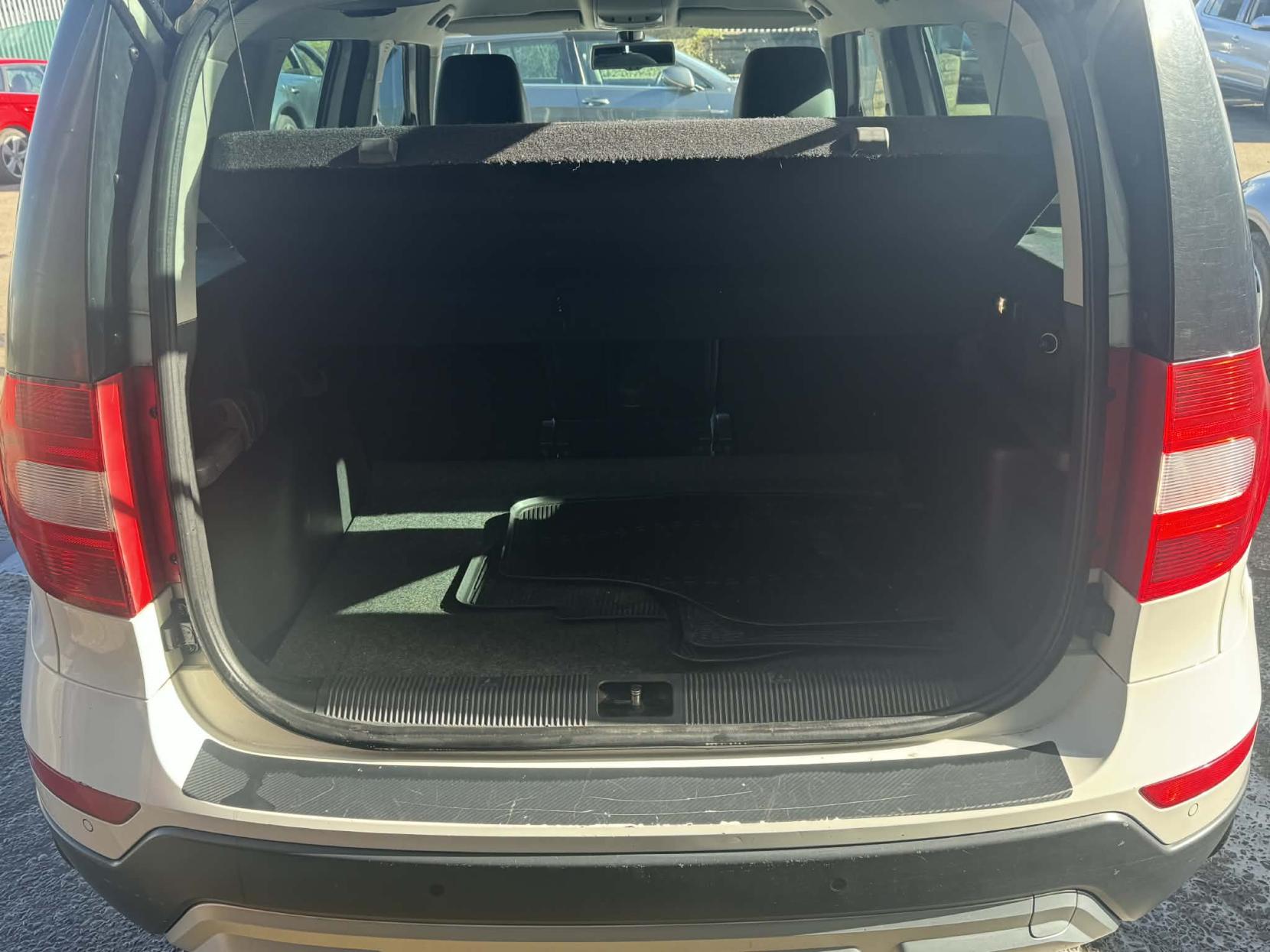 Skoda Yeti 2.0 TDI Elegance Outdoor 5dr Diesel Manual 4WD Euro 5 (170 ps)