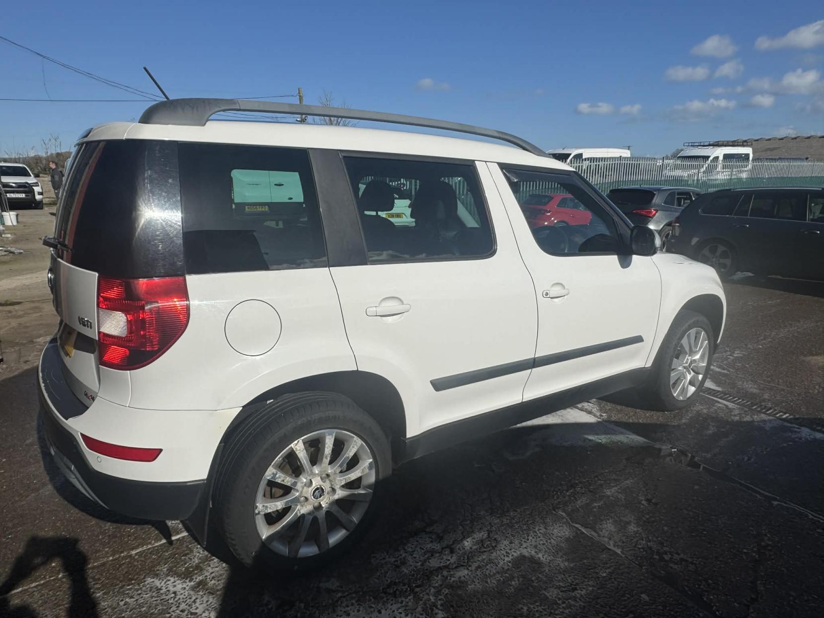 Skoda Yeti 2.0 TDI Elegance Outdoor 5dr Diesel Manual 4WD Euro 5 (170 ps)