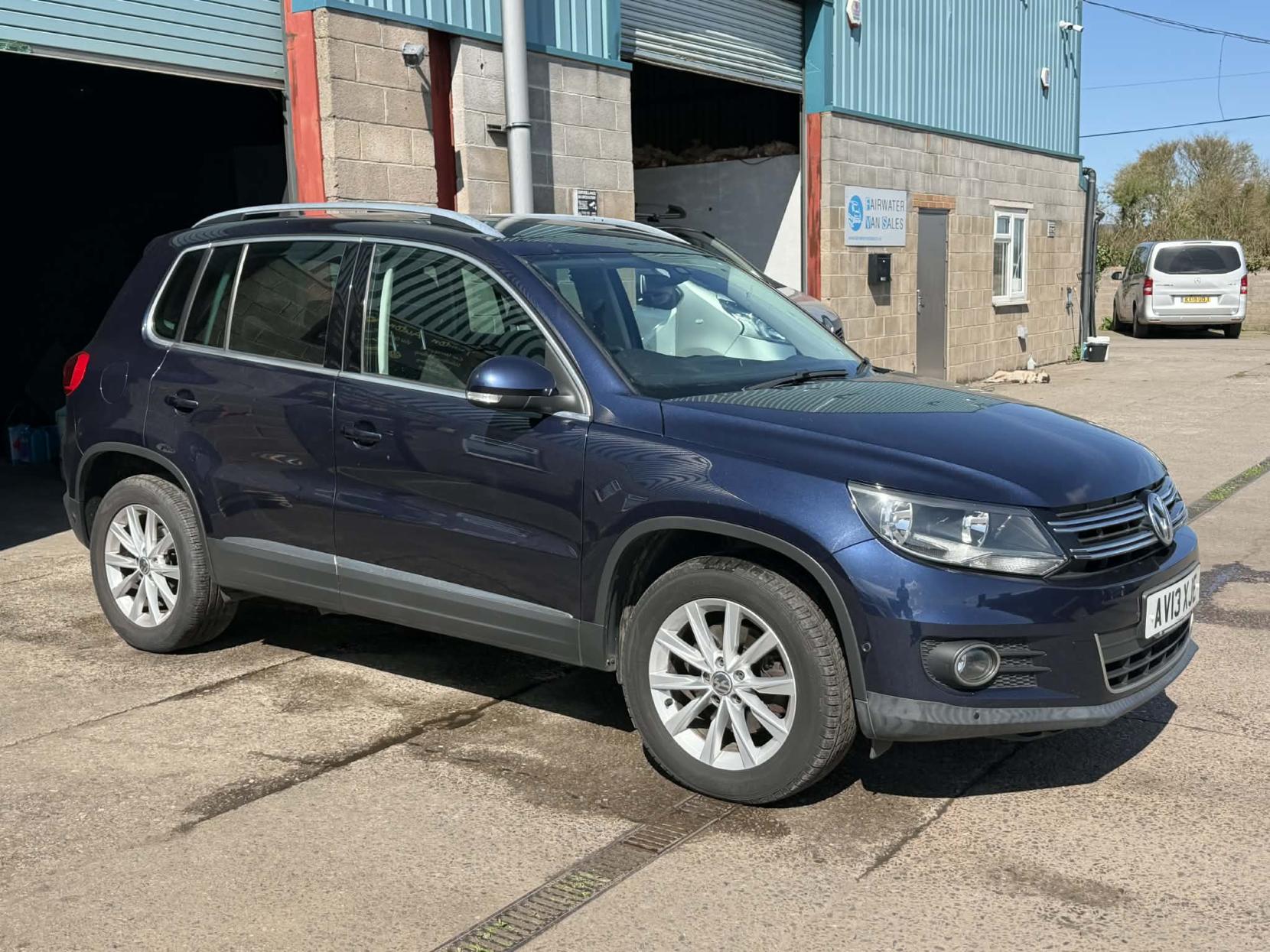 Volkswagen Tiguan 2.0 TDI BlueMotion Tech SE SUV 5dr Diesel Manual 4WD Euro 5 (s/s) (140 ps)