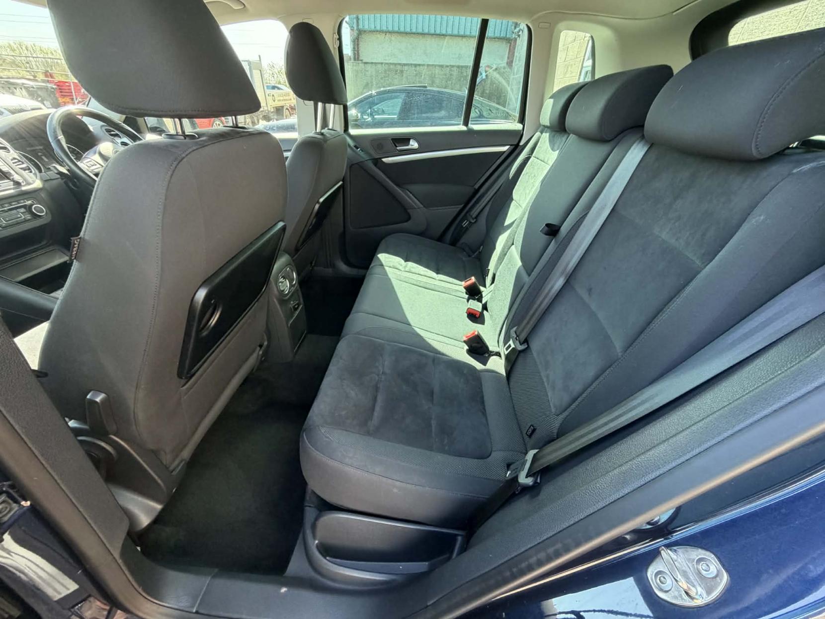 Volkswagen Tiguan 2.0 TDI BlueMotion Tech SE SUV 5dr Diesel Manual 4WD Euro 5 (s/s) (140 ps)