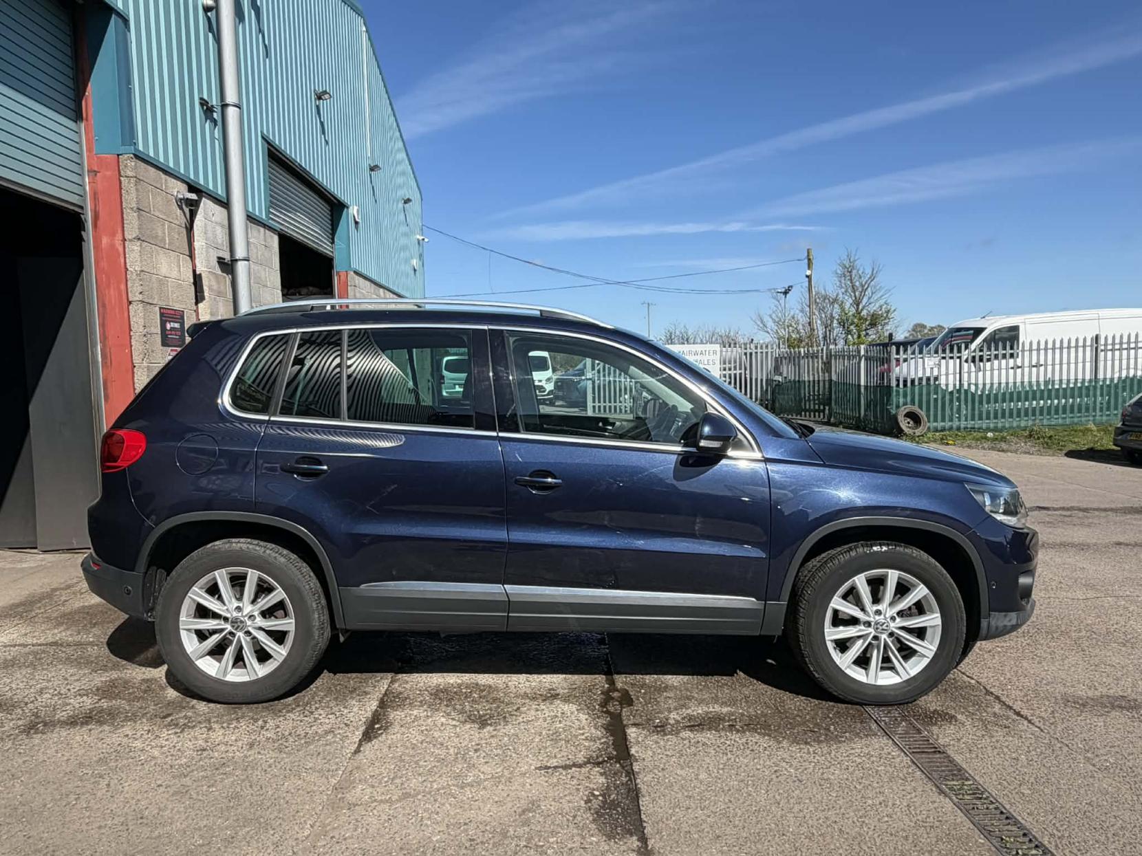 Volkswagen Tiguan 2.0 TDI BlueMotion Tech SE SUV 5dr Diesel Manual 4WD Euro 5 (s/s) (140 ps)