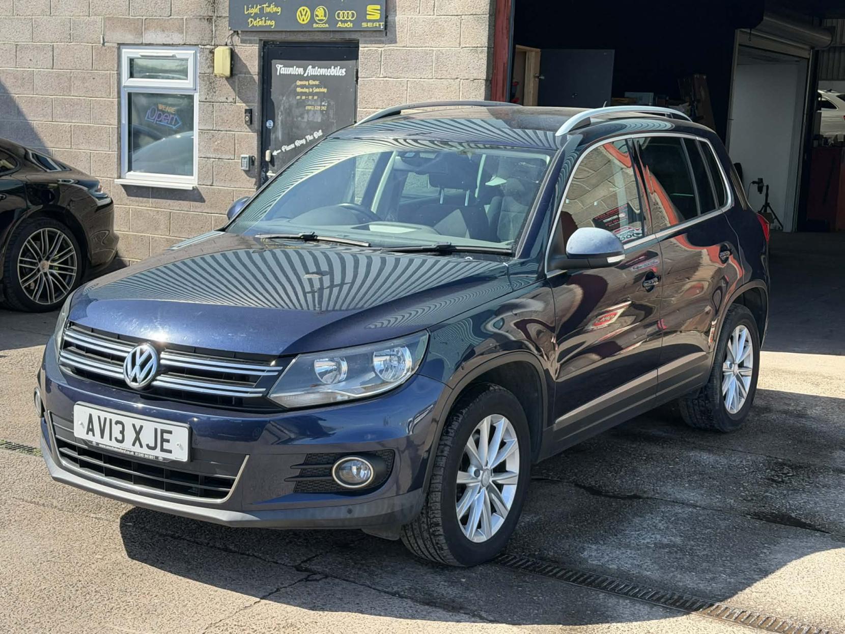 Volkswagen Tiguan 2.0 TDI BlueMotion Tech SE SUV 5dr Diesel Manual 4WD Euro 5 (s/s) (140 ps)