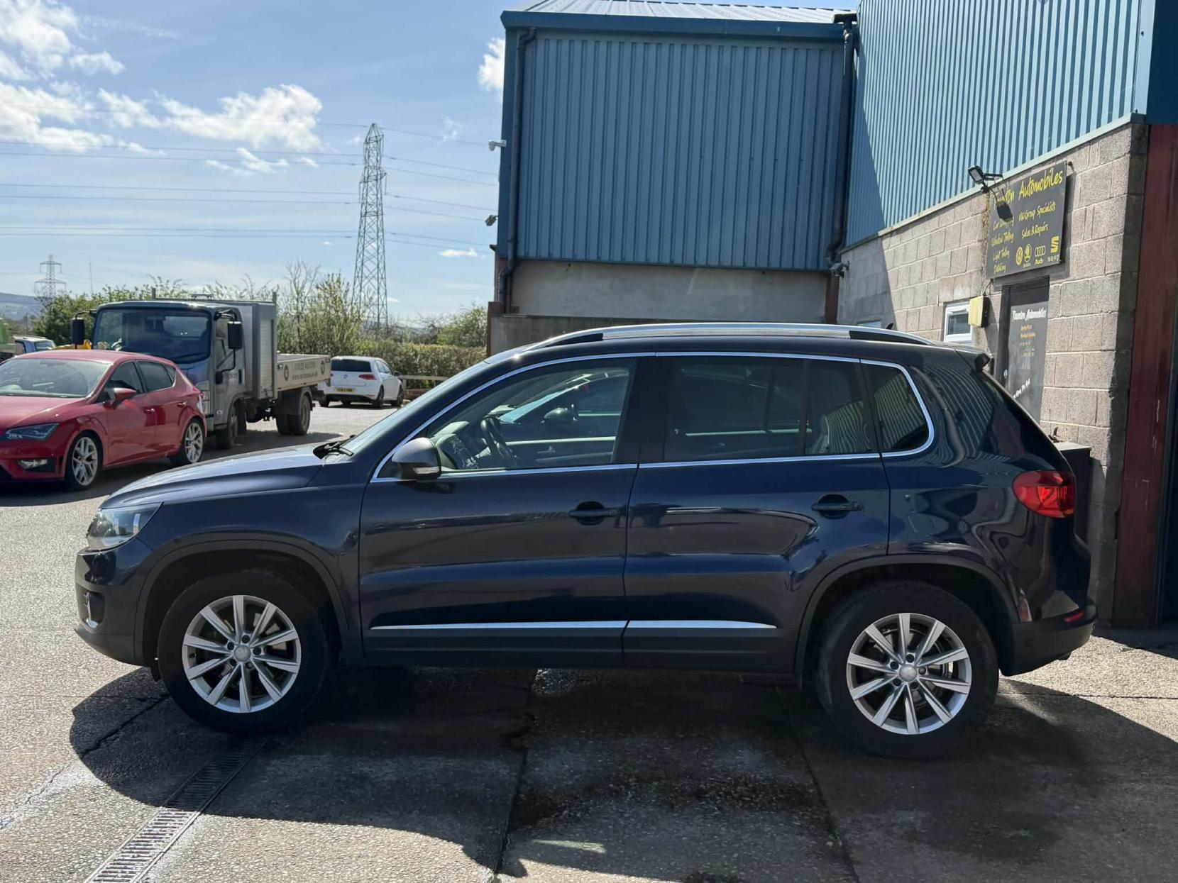 Volkswagen Tiguan 2.0 TDI BlueMotion Tech SE SUV 5dr Diesel Manual 4WD Euro 5 (s/s) (140 ps)