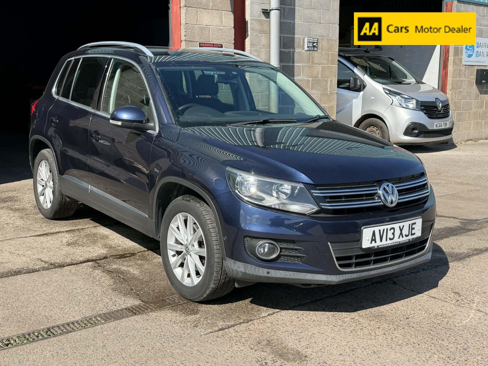 Volkswagen Tiguan 2.0 TDI BlueMotion Tech SE SUV 5dr Diesel Manual 4WD Euro 5 (s/s) (140 ps)