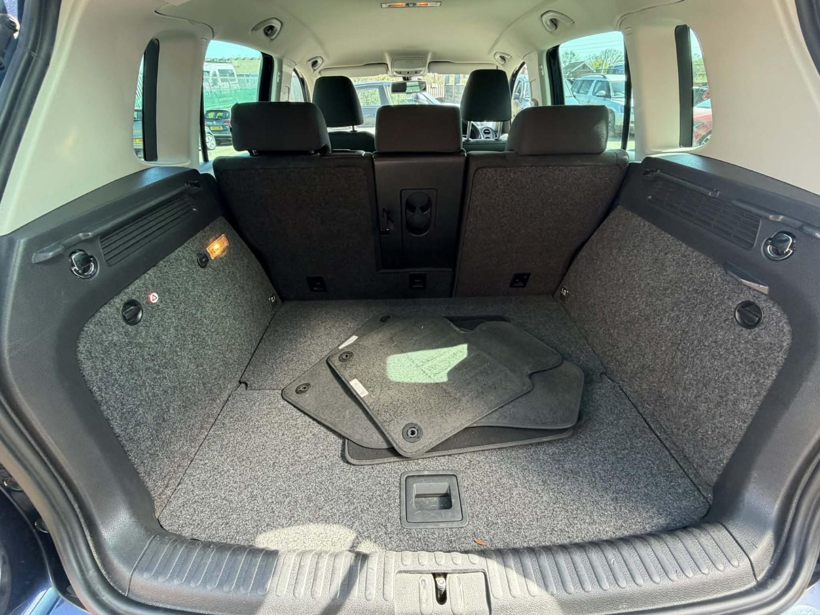 Volkswagen Tiguan 2.0 TDI BlueMotion Tech SE SUV 5dr Diesel Manual 4WD Euro 5 (s/s) (140 ps)