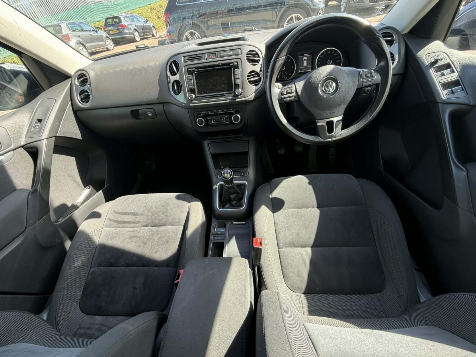 Volkswagen Tiguan 2.0 TDI BlueMotion Tech SE SUV 5dr Diesel Manual 4WD Euro 5 (s/s) (140 ps)