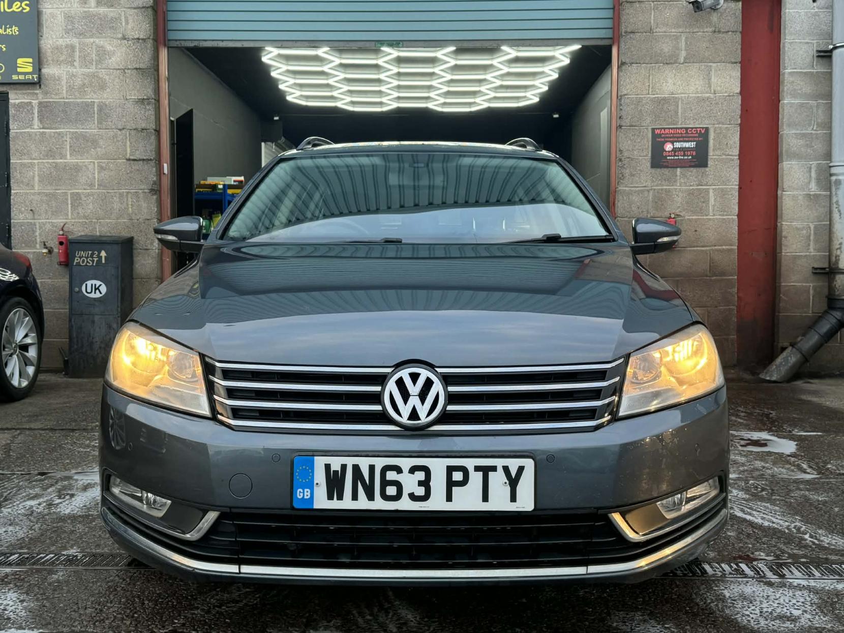Volkswagen Passat 2.0 TDI BlueMotion Tech Highline Estate 5dr Diesel DSG Euro 5 (s/s) (140 ps)