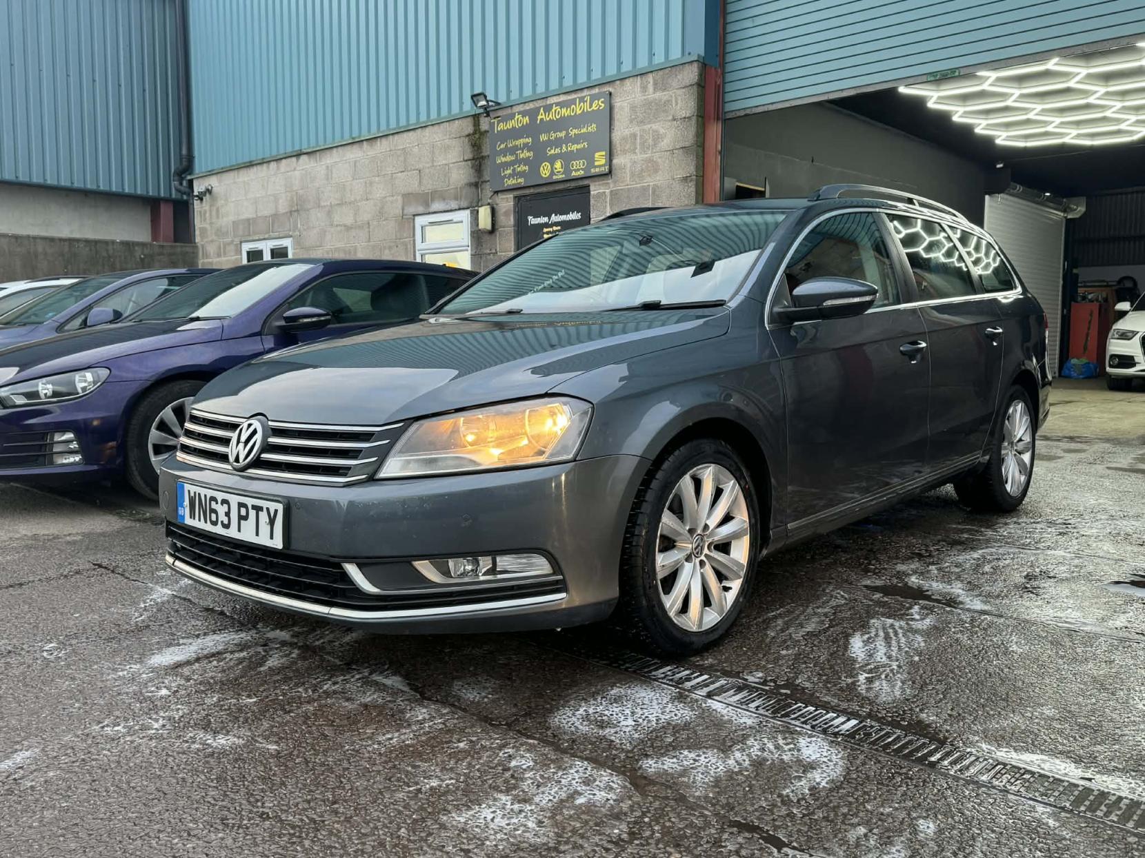 Volkswagen Passat 2.0 TDI BlueMotion Tech Highline Estate 5dr Diesel DSG Euro 5 (s/s) (140 ps)