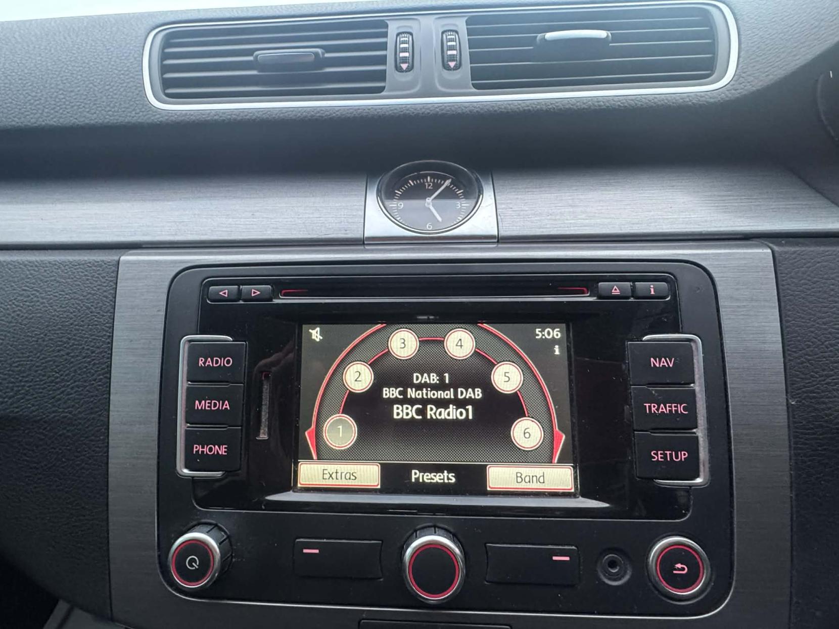 Volkswagen Passat 2.0 TDI BlueMotion Tech Highline Estate 5dr Diesel DSG Euro 5 (s/s) (140 ps)