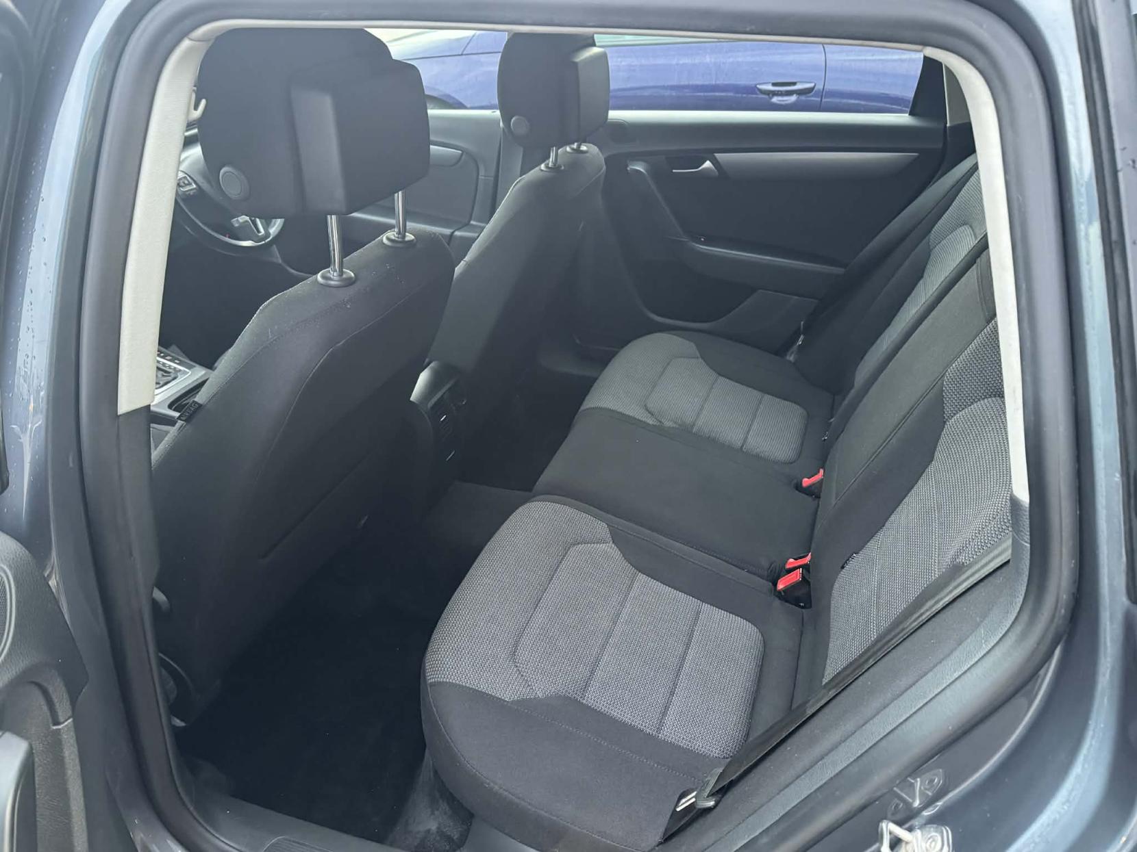 Volkswagen Passat 2.0 TDI BlueMotion Tech Highline Estate 5dr Diesel DSG Euro 5 (s/s) (140 ps)