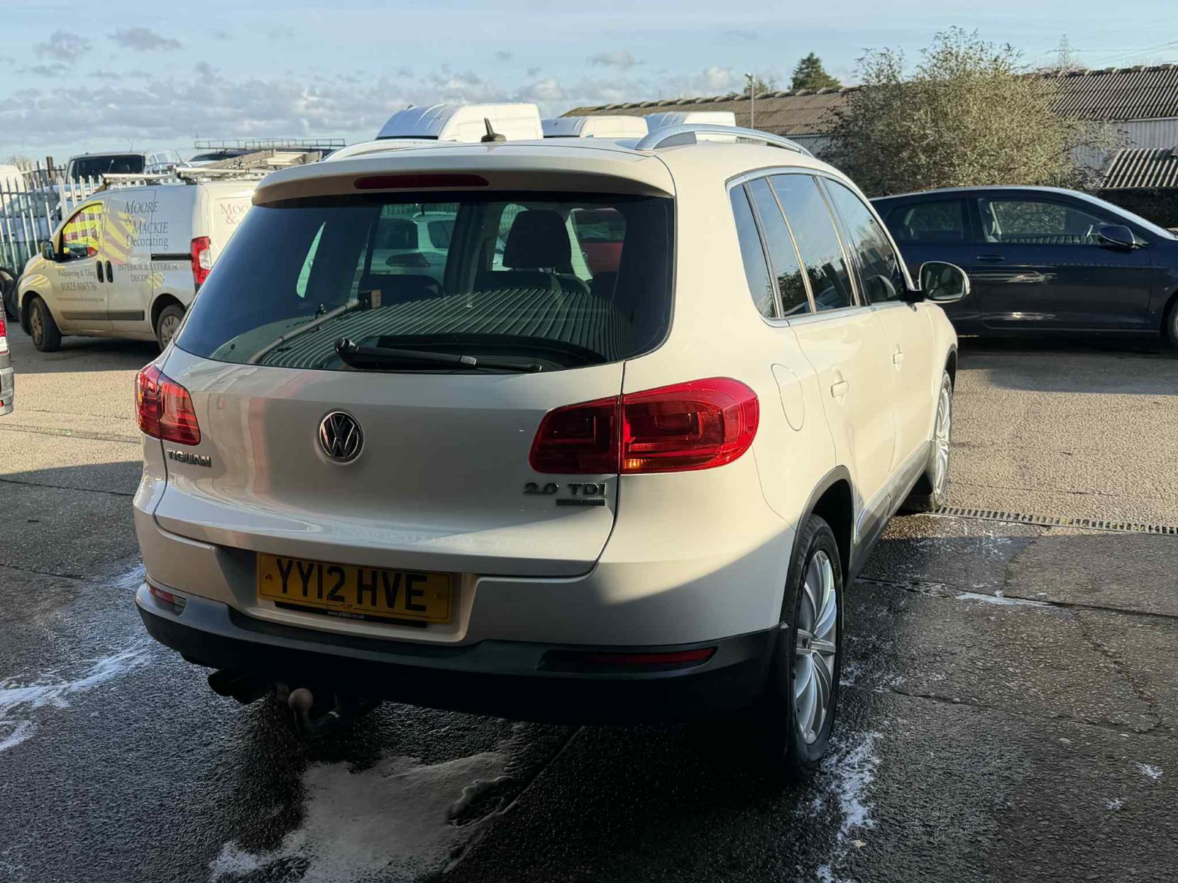 Volkswagen Tiguan 2.0 TDI BlueMotion Tech Sport SUV 5dr Diesel Manual 4WD Euro 5 (s/s) (140 ps)