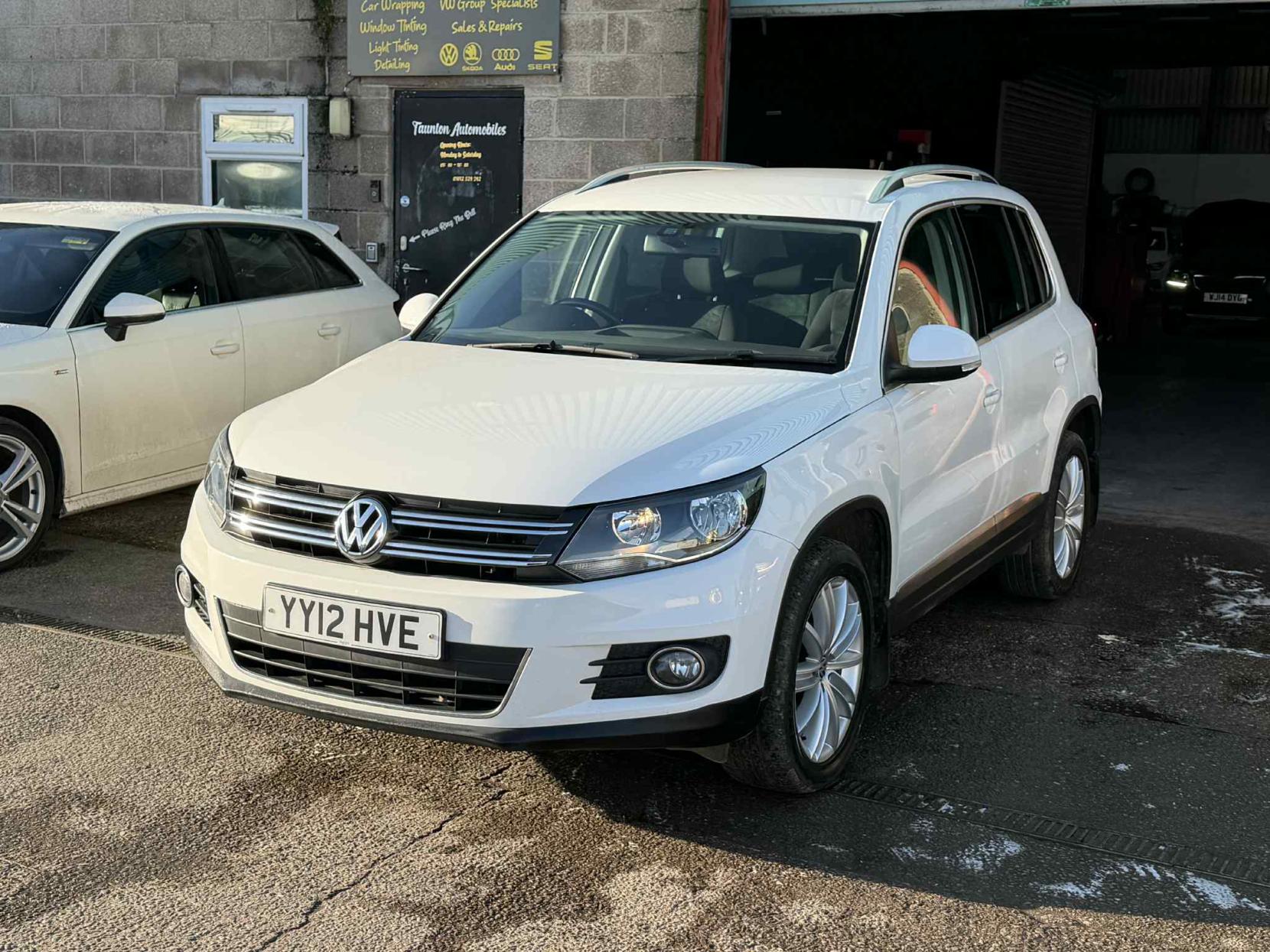 Volkswagen Tiguan 2.0 TDI BlueMotion Tech Sport SUV 5dr Diesel Manual 4WD Euro 5 (s/s) (140 ps)