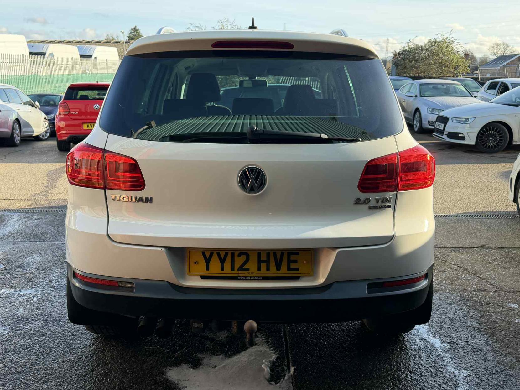 Volkswagen Tiguan 2.0 TDI BlueMotion Tech Sport SUV 5dr Diesel Manual 4WD Euro 5 (s/s) (140 ps)