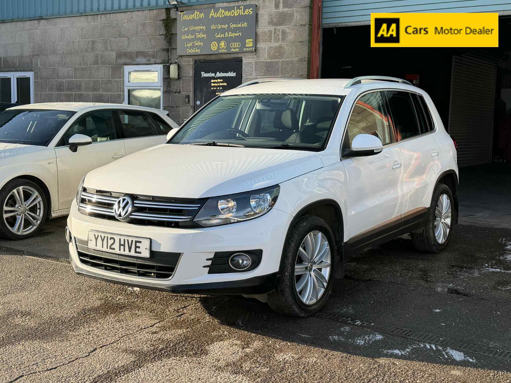 Volkswagen Tiguan 2.0 TDI BlueMotion Tech Sport SUV 5dr Diesel Manual 4WD Euro 5 (s/s) (140 ps)