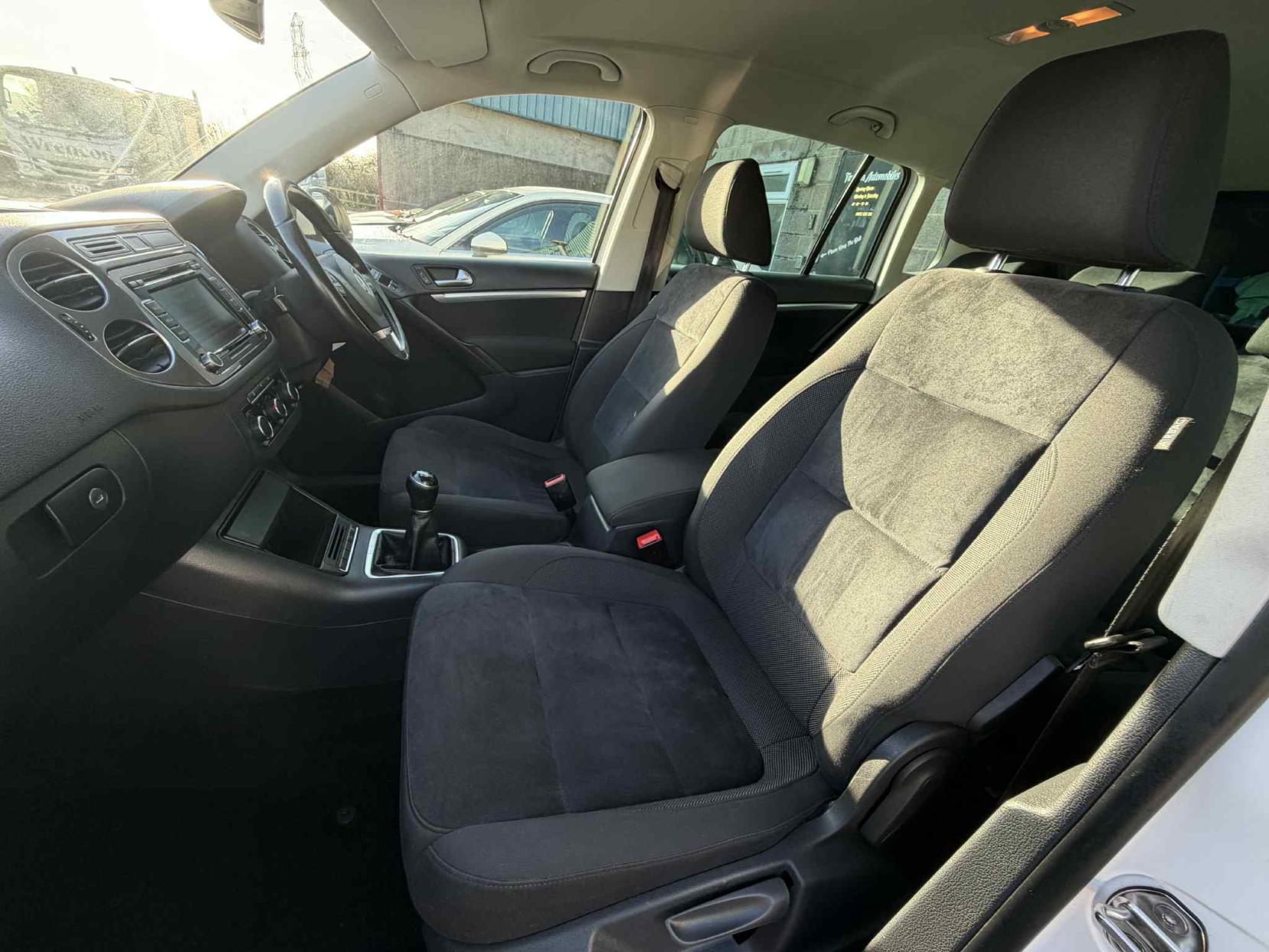 Volkswagen Tiguan 2.0 TDI BlueMotion Tech Sport SUV 5dr Diesel Manual 4WD Euro 5 (s/s) (140 ps)