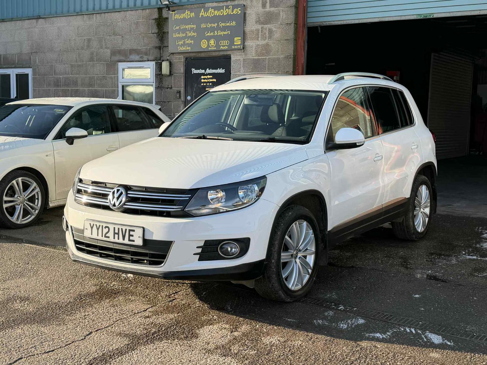 Volkswagen Tiguan 2.0 TDI BlueMotion Tech Sport SUV 5dr Diesel Manual 4WD Euro 5 (s/s) (140 ps)