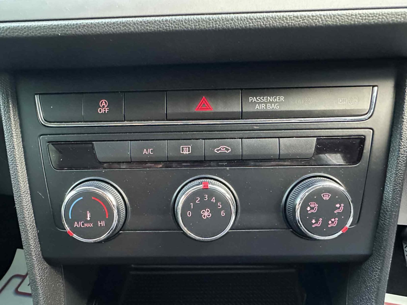 SEAT Leon 1.2 TSI SE Dynamic Technology Hatchback 5dr Petrol Manual Euro 6 (s/s) (110 ps)