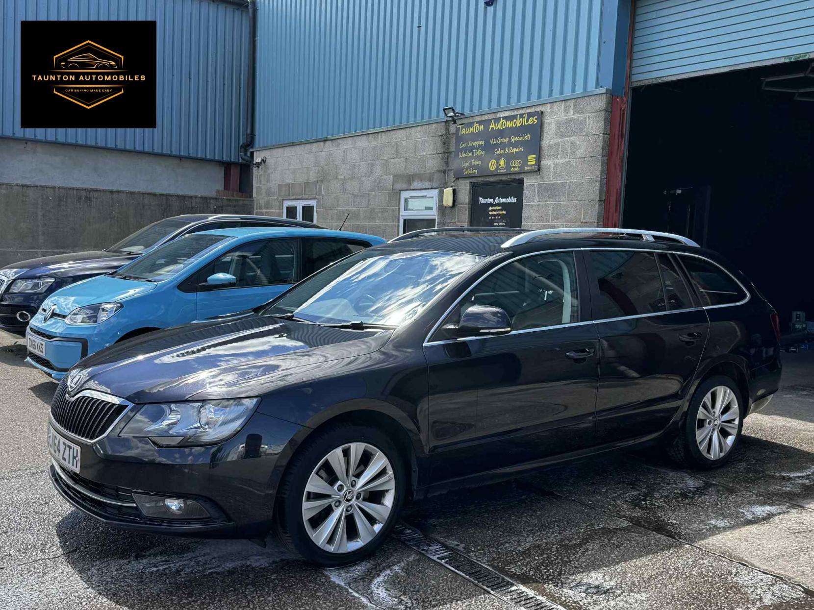 Skoda Superb 2.0 TDI Black Edition Estate 5dr Diesel Manual Euro 5 (s/s) (140 ps)