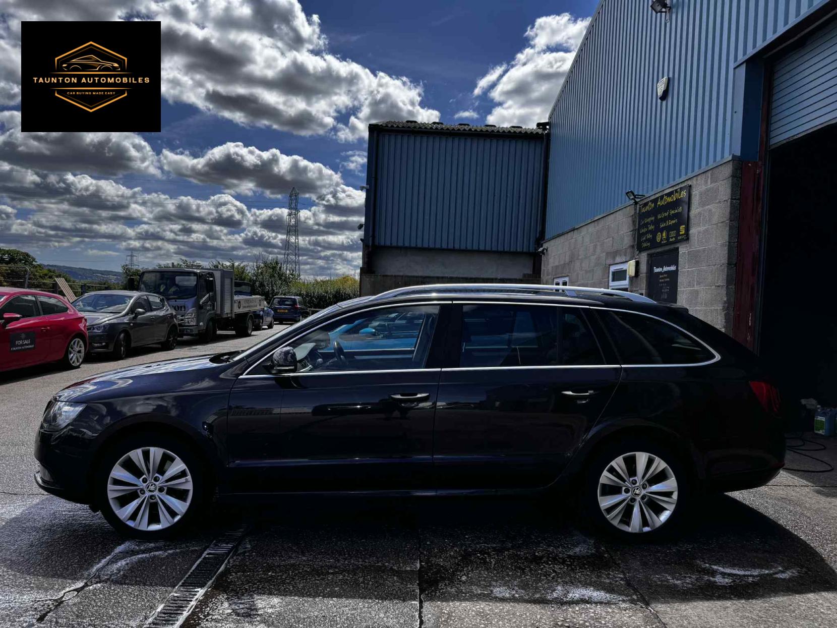 Skoda Superb 2.0 TDI Black Edition Estate 5dr Diesel Manual Euro 5 (s/s) (140 ps)